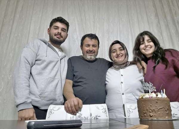 Maltepe'de enkaz altında hayatını kaybeden kardeşler gözyaşlarıyla uğurlanıyor