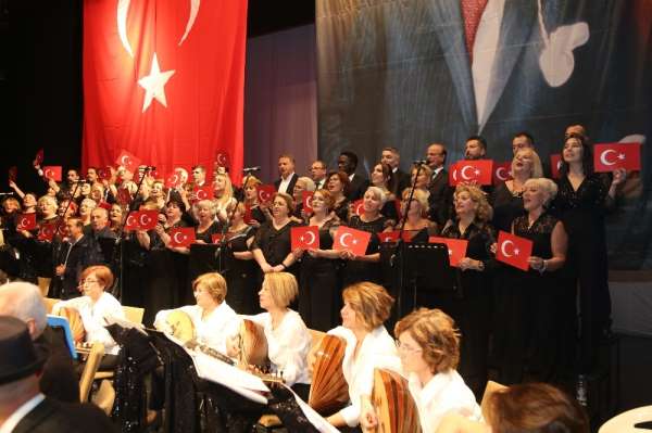 Atatürk, Atakum'da sevdiği şarkılarla anıldı 