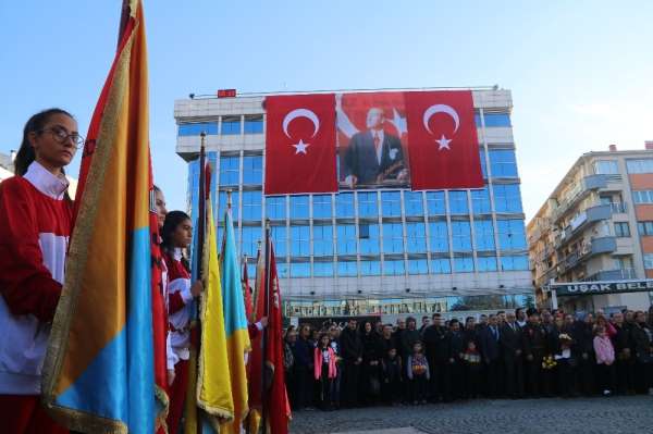 Atatürk ölümünün 81. yıl dönümünde Uşak'ta anıldı