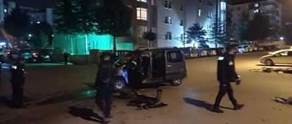 Ankara'da kaza yapan iki araç park halindeki araçlara çarptı: 2 yaralı
