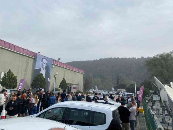 beIN Sports'un televizyon binasına gelen şüpheli paniğe neden oldu: Üzerindeki silah oyuncak çıktı