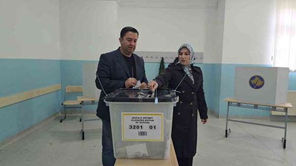 Kosova'nın tek Türk belediyesi Mamuşa'da Abdülhadi Krasniç yeniden seçimi kazandı