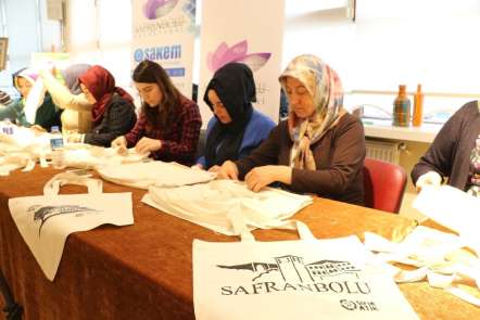 Safranbolu'da bez çantalar kurslarda hazırlanıyor