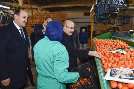 Vali Demirtaş: 'Adana'da, ürün çeşitliliği ve üretim kapasitesinin artmasını hed