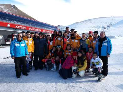 Hisarcık Spor Kulübünden 38 kayakçı bölge takımına seçildi