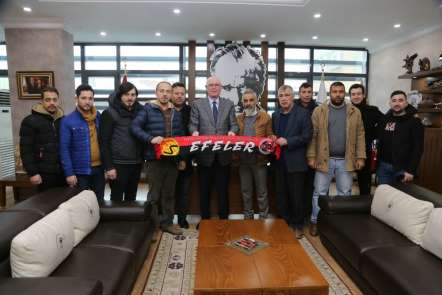 Eskişehirspor taraftarından Kazım Kurt'a teşekkür