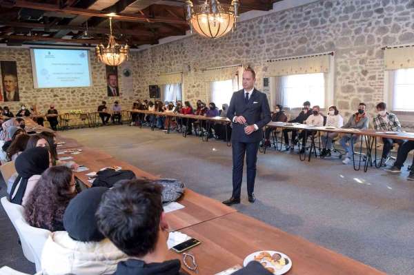 Üniversite sınavına girmeye hazırlanan gençler alanında uzman kişilerle tanışıyor - Ankara haber