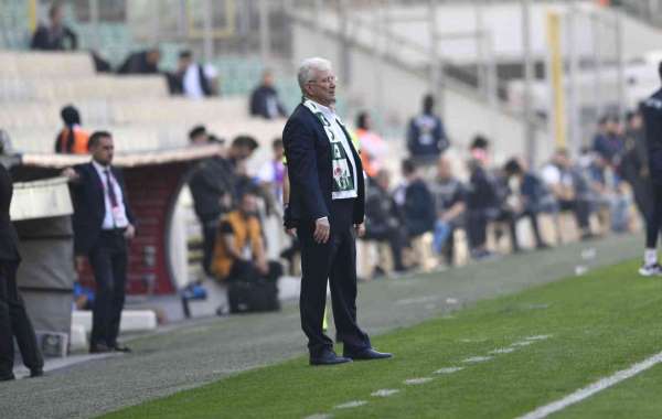 Bursaspor 2022'de dört teknik adamla çalıştı