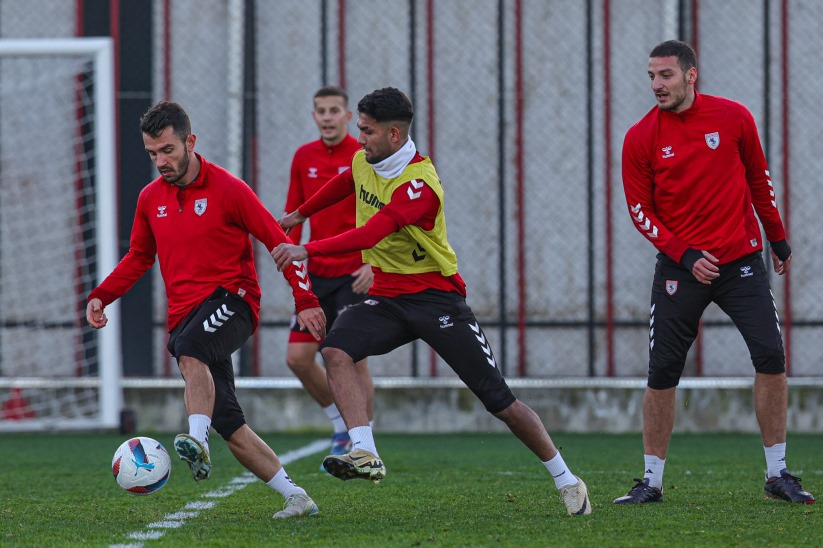 Samsunspor, yeni yılın ilk antrenmanını yaptı