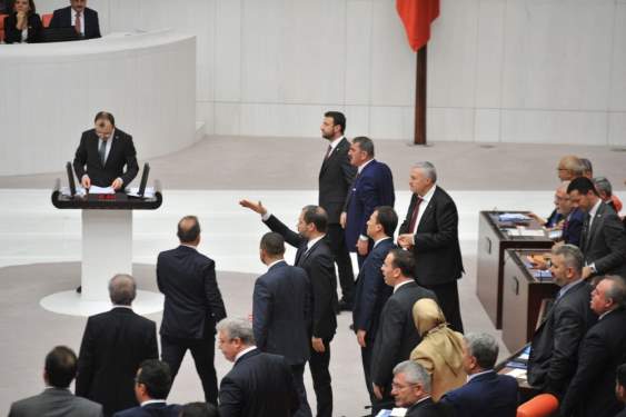AK Parti Grup Başkanvekili Muş: 'Kılıçdaroğlu'nu devirecek tek kişi Demirtaş'tı