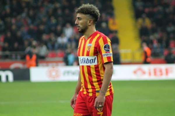Bilal Başacıkoğlu, Kayserispor'a veda etti