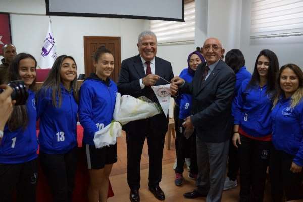 Efeler Belediyesi'nden amatör spor kulüplerine destek