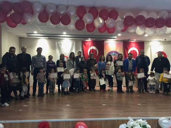 Kızılay'dan velilere teşekkür, miniklere madalya