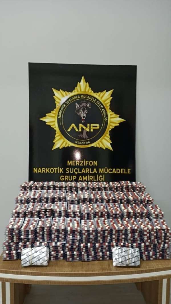 13 bin 944 adet sentetik ecza hapı ele geçirildi 