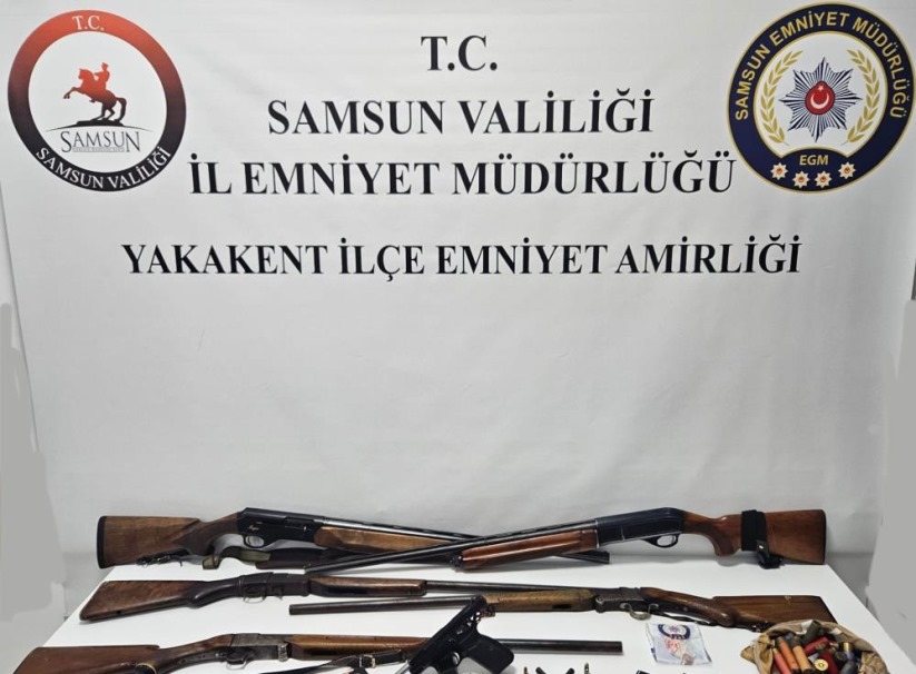 Samsun'da 2 kişi ruhsatsız silah ve mermiyle yakalandı
