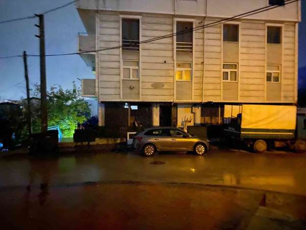 Yemek yediği arkadaşını bıçaklayarak öldürdü