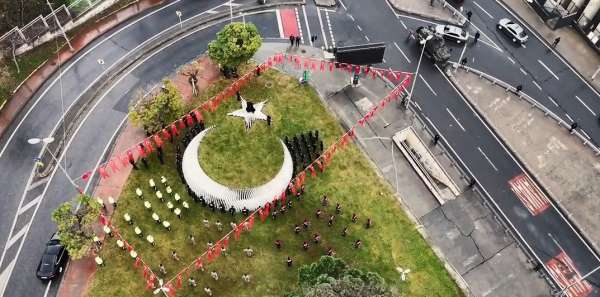 Çevik kuvvet personelinden şehitler için anlamlı anma