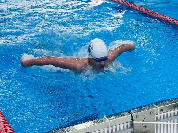 'Okul Sporları Gençler İl Birinciliği Yüzme' müsabakaları sürüyor