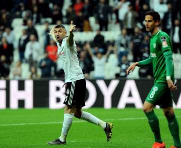 Spor Toto Süper Lig: Beşiktaş: 2 - Atiker Konyaspor: 1 (İlk yarı) 