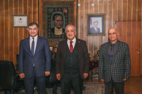 Atatürk Üniversitesi rektör yardımcılığı görevinde devir teslim töreni yapıldı