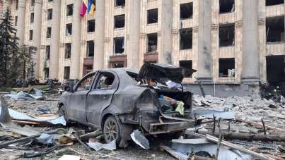 Harkov'da Valilik binasına saldırı: 1'i çocuk 6 yaralı
