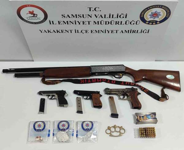 Yakakent'te uyuşturucu ve silah ele geçirildi