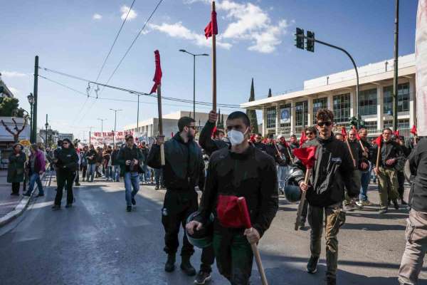 Yunanistan'da ABD ve İsrail'in İran'a yönelik saldırıları protesto edildi