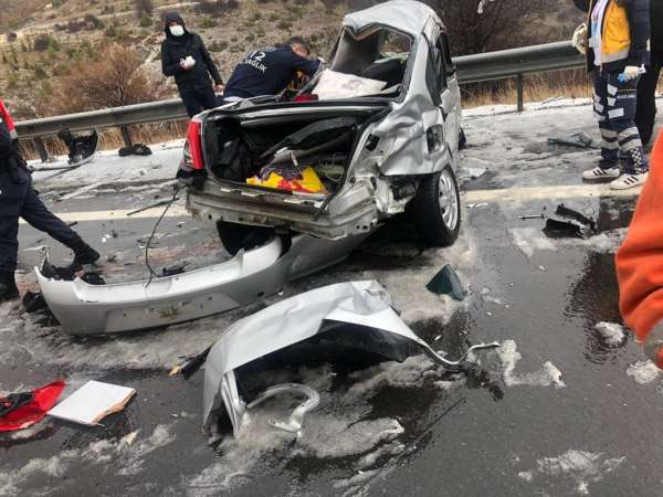 Ankara'da zincirleme trafik kazası: 4 ölü, 7 yaralı