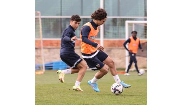 Kayserispor'un milli futbolcuları döndü