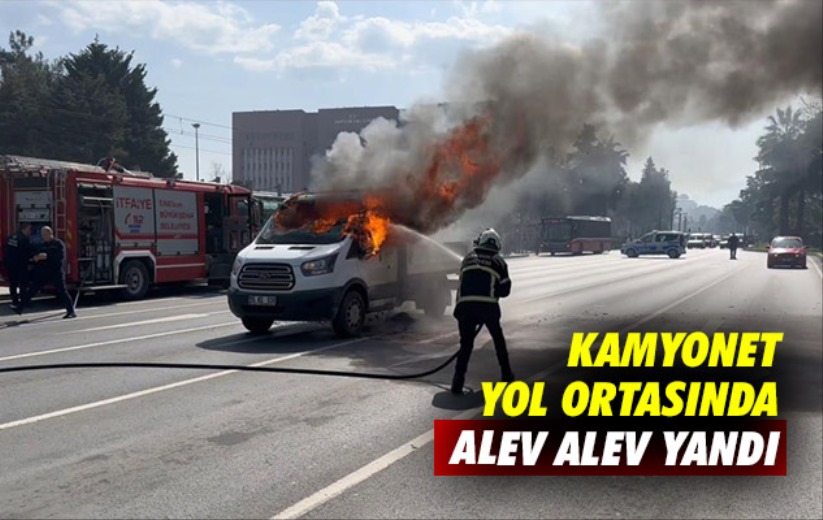 Samsun'da kamyonet yol ortasında alev alev yandı: O anlar anbean kamerada