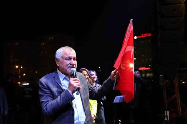 CHP Adana'da hem büyükşehir hem de 9 ilçeyi kazandı