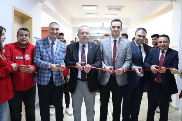 Gümüşhacıköy Hasan Duman MYO'da Kızılay Butik Mağazası açıldı
