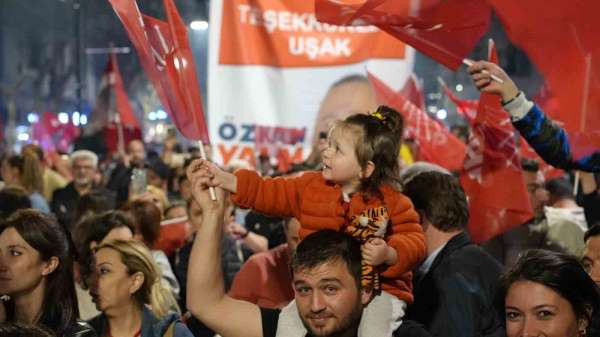 Uşak'ta CHP 6, AK Parti 3 ve bağımsız 2 belediye kazandı