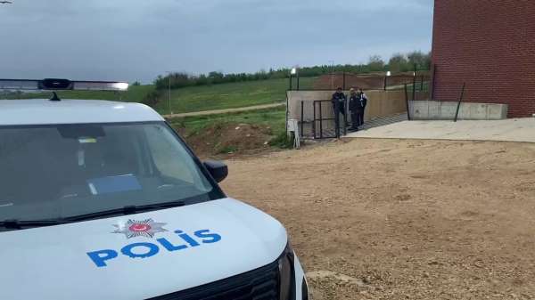 Rezidans önünde 'namus davası' diyerek 2 kişiyi bıçakladılar