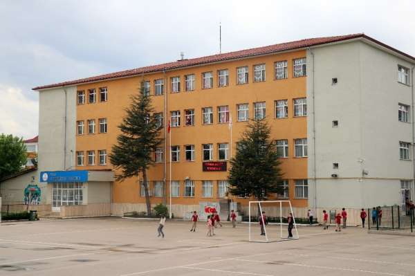 Bolu'da, öğrencisini sınıfta tokatlayan öğretmen hakkında soruşturma