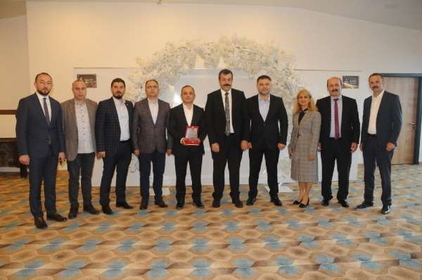 Trabzon Vakfıkebir İşadamları (TVİT) Topluluğu anneleri unutmadı