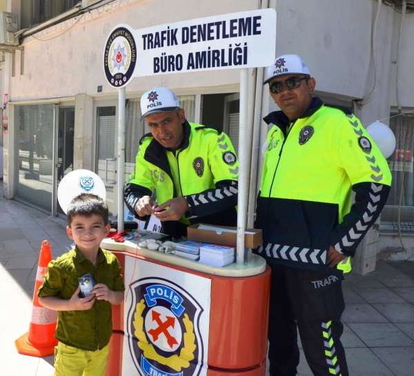 Trafik standı açtılar