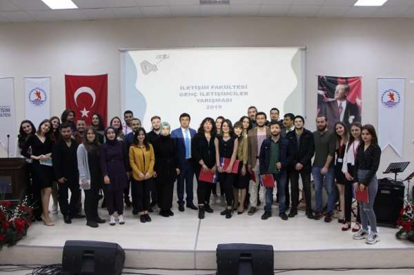 Genç iletişimcilerin ödül töreni heyecanı