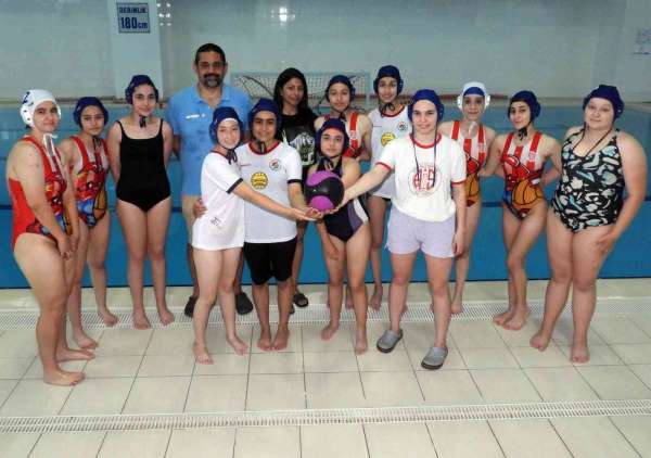 Antalyalı yüzücülerin final heyecanı - Antalya haber