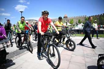 Erzurum'da pedallar sağlıklı hayatlar için çevrildi
