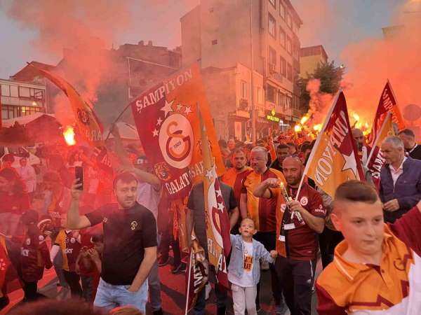 Galatasaray'ın şampiyonluğu Hayrabolu'da coşkuyla kutlandı