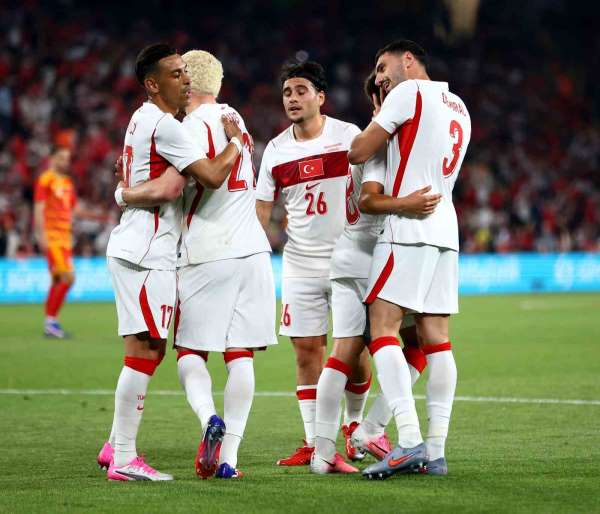 A Milli Futbol Takımı'ndan 4 gollü prova