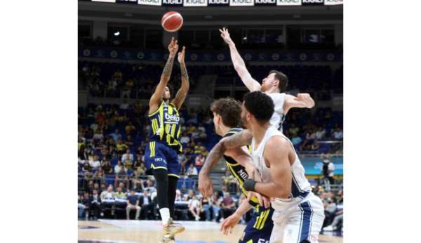 Basketbol Süper Ligi: Fenerbahçe: 60 - A. Efes: 59