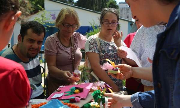 Maltepe'de engelliler üretip kazanıyorlar