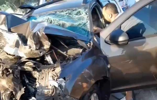 İzmir'de bayram dönüşünde feci kaza: 4 ölü, 21 yaralı
