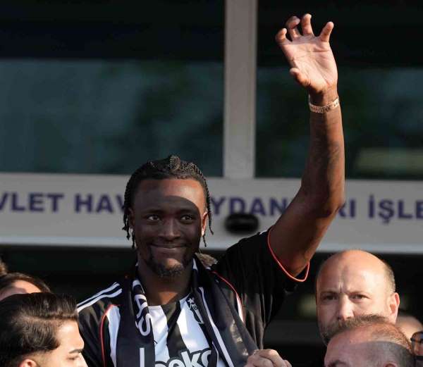 Beşiktaş'ın yeni transferi Tammy Abraham, İstanbul'a geldi