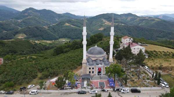 Süleyman Soylu'nun da destek verdiği 'Darboğaz Hz. Ebubekir Camisi' dualarla açıldı