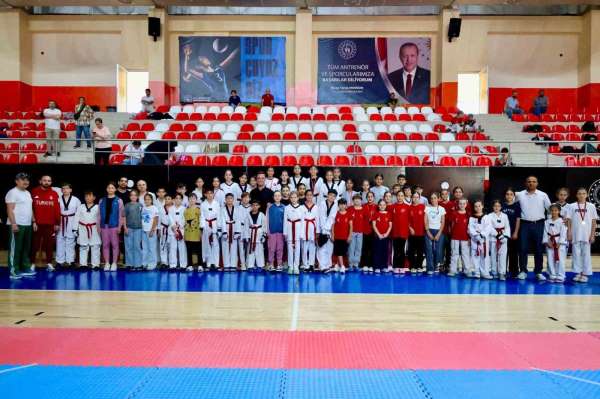 Minik taekwondocular 'Batı Grubu Seçmelerinde' ter döktü