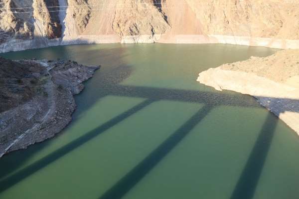 Deriner Barajı dolulukta yüzde yüz seviyeye ulaştı, asırlık köy yeniden sular al