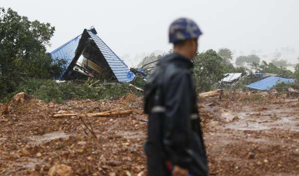 Myanmar'da toprak kayması: 29 ölü 